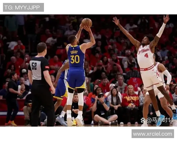 湖人主场迎战雷霆精彩对决回顾及赛后分析